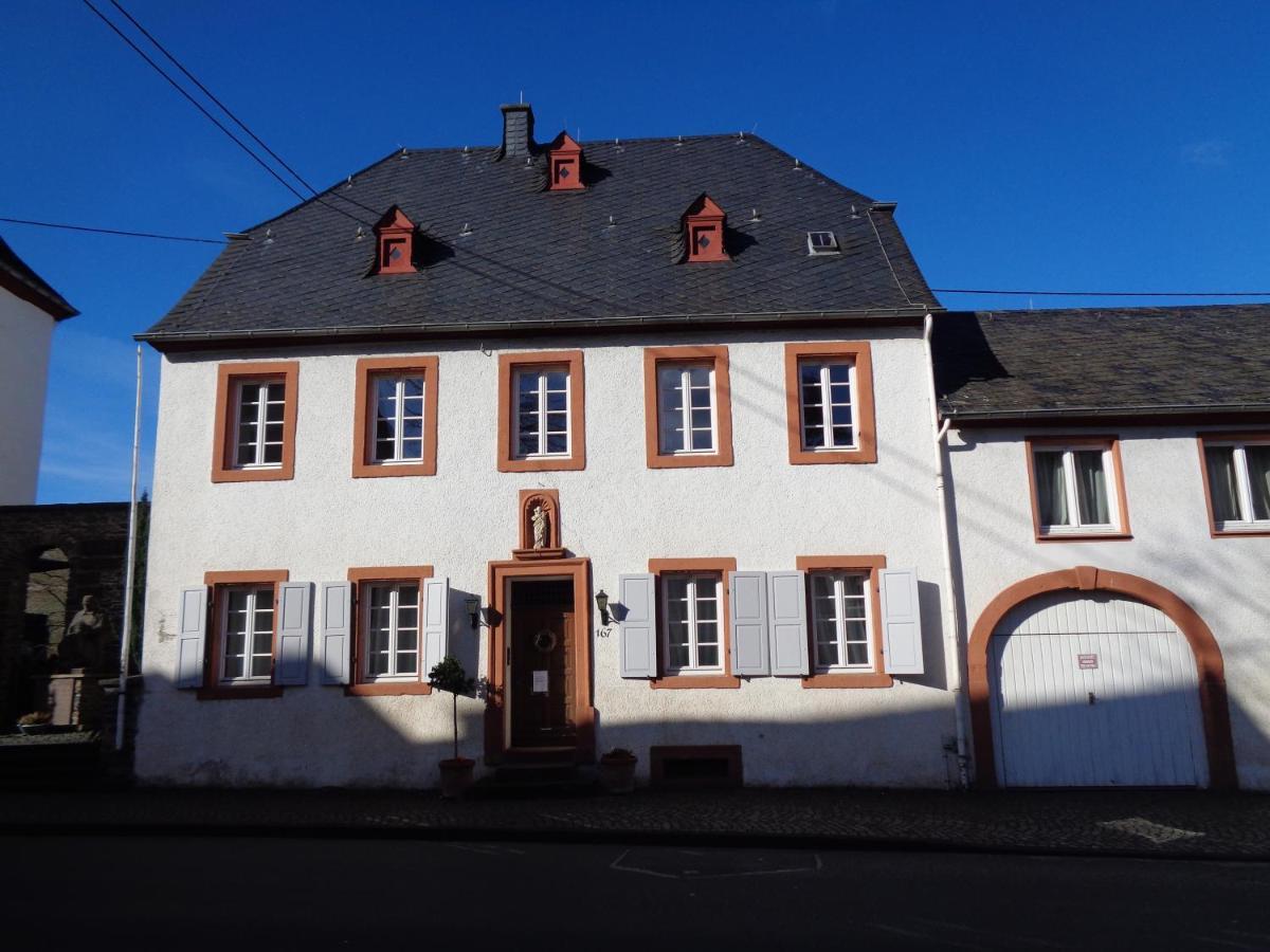 Ferienwohnung Altes Pfarrhaus Mit Flair Und Moselblick Brauneberg Extérieur photo