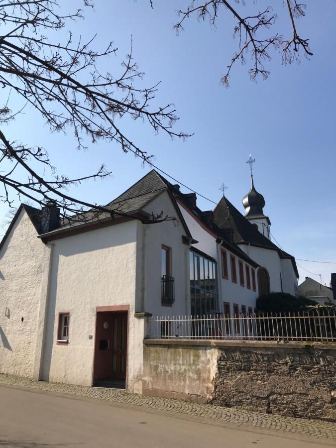 Ferienwohnung Altes Pfarrhaus Mit Flair Und Moselblick Brauneberg Extérieur photo